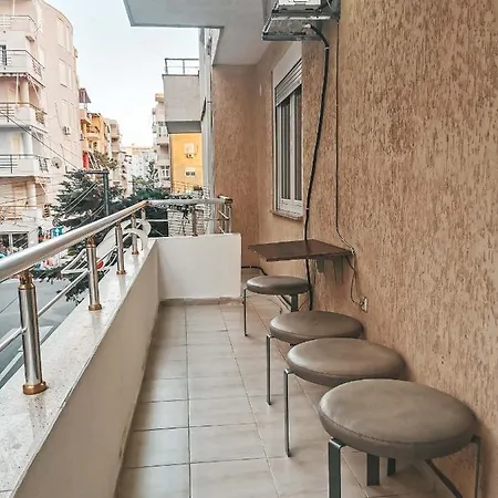 Apartment L&e *